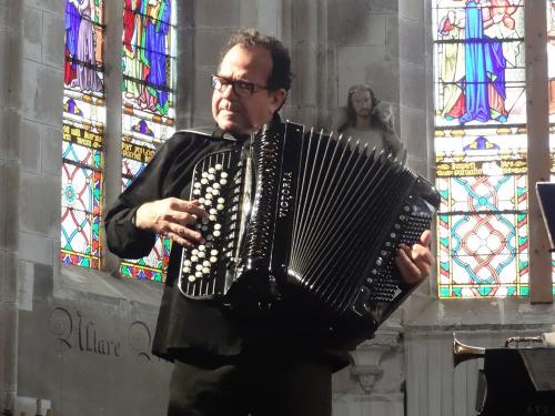 Thierry Caëns et Richard Galliano, en concert à Noyers sur Serein ont enchanté les Amis du Musée...