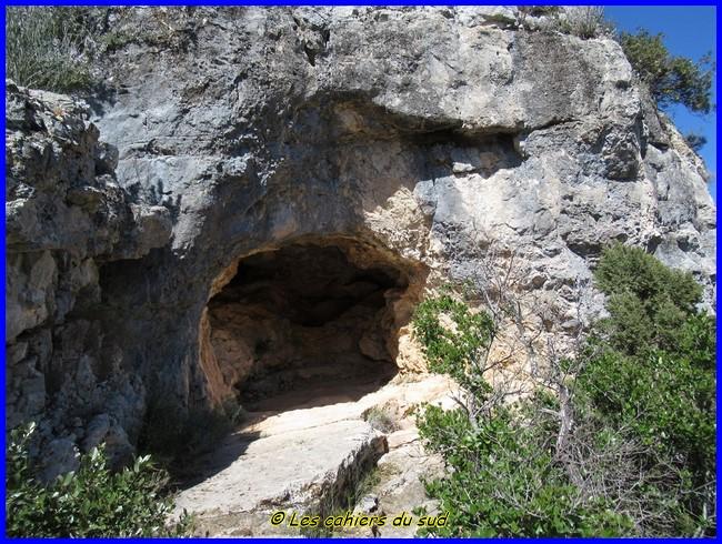 Gorges du Caramy, des grottes