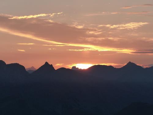 Lever de soleil au sommet de Dormillouse