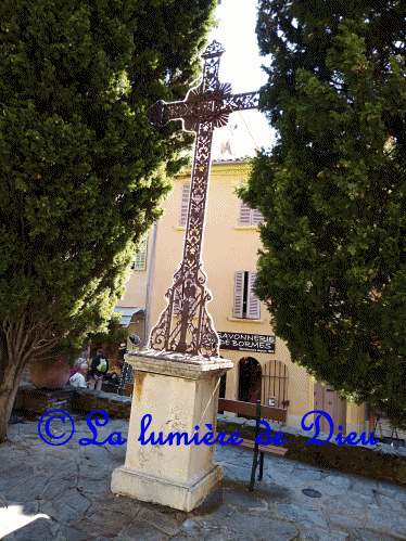 Bormes les mimosas, l'église Saint Trophyme