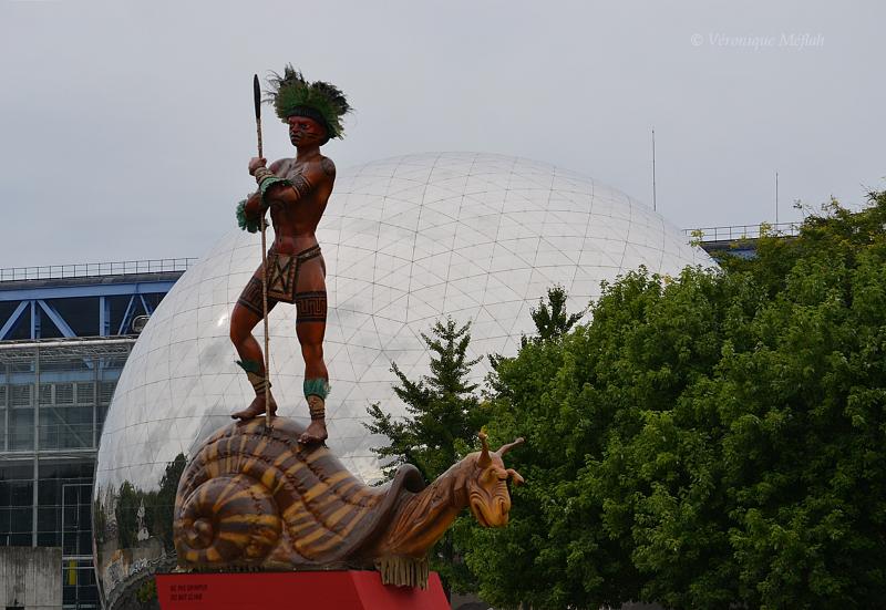 Parc de la Villette, Paris 19ème : Totems du Carnaval de Rio de Fabio Ricardo