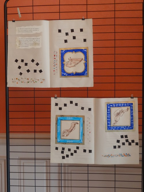 Une belle exposition de mini-enluminures réalisées par des enfants en l'honneur du 900ème anniversaire de la création de l'abbaye de Clairvaux