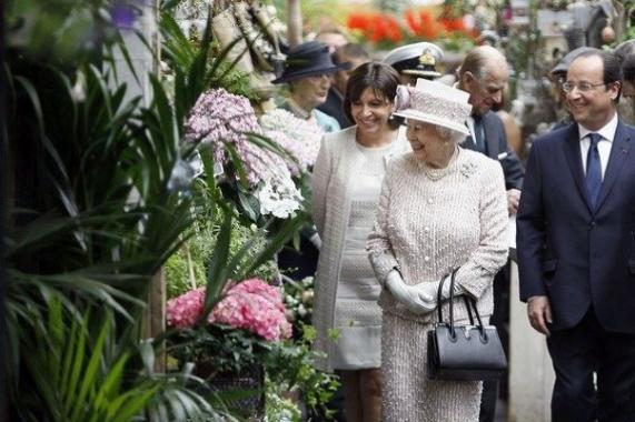 L'Île de la Cité : Marché aux fleurs Reine Elisabeth II