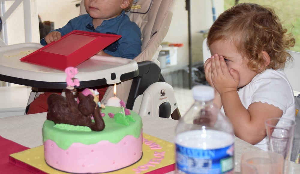 Le gâteau d'anniversaire "Masha et Michka" d'Alice...