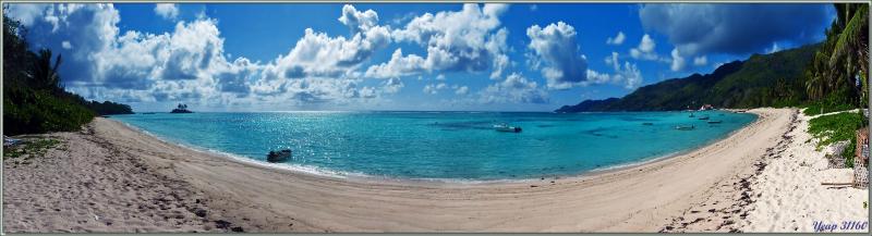 Vue panoramique à 180° sur Anse Royale, de la Pointe au Sel et l'Ilet Souris à la Pointe Capucins