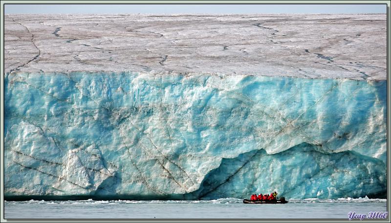 Iceberg et front du glacier - Bethune Inlet - Devon Island - Nunavut - Canada