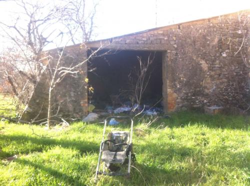 Mas de Paris plein de déchets - Puyloubier