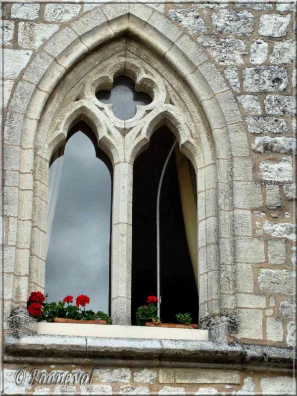 Monflanquin Lot-et-Garonne fenêtre géminée maison du Prince Noir