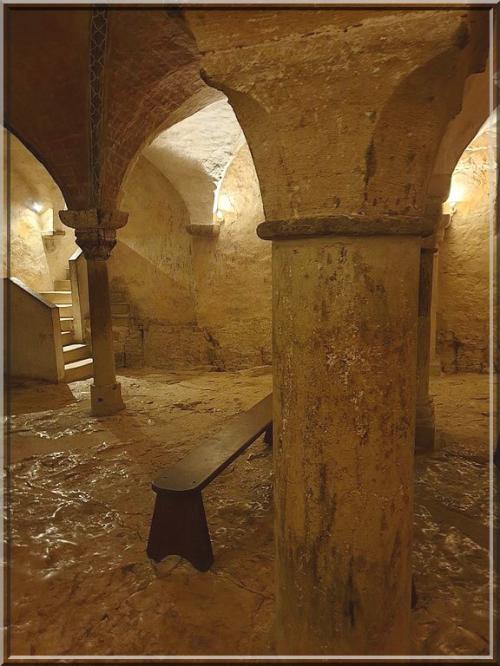 1034 - Vézelay sous la pluie,  dans l’Yonne (89)  Suite Art.1033