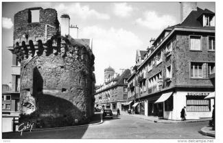 LES REMPARTS DE VIRE (Calvados)