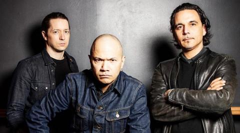DANKO JONES - "Flaunt It" Lyric Video