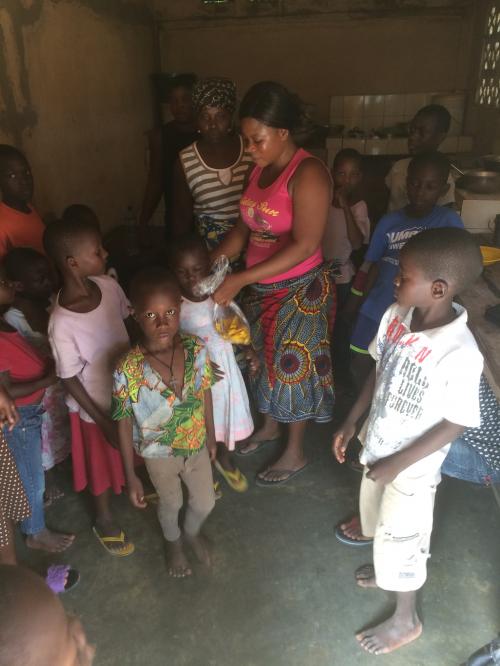 Après midi à l'orphelinat