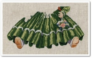 poupée en robe verte 6