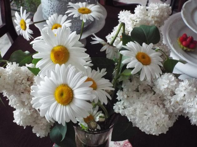 Bon week end avec cette fleur "champêtre" ......