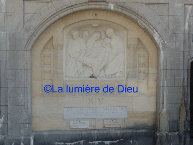 Lisieux : Le chemin de croix et les tombes des parents de Sainte Thérèse