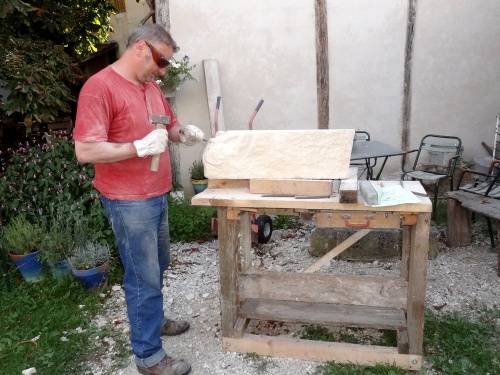 Exposition de sculptures, "Pierres lumineuses" chez Fabien Ansault à Chamesson
