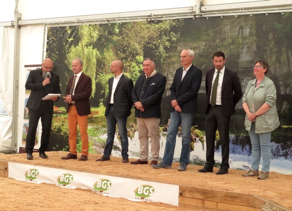 Les Journées Châtillonnaises ont attiré la foule  sur le Cours l'Abbé à Châtillon sur Seine,  les 4 et 5 juin 2022...