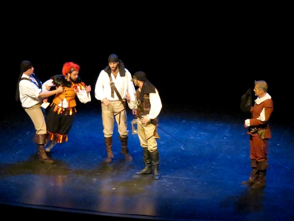 Une superbe représentation de Cyrano de Bergerac a été donnée au théâtre Gaston Bernard de Châtillon sur Seine...