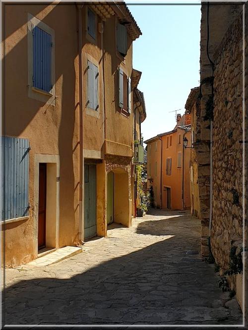 1011 - Le Barroux dans le Vaucluse (84)