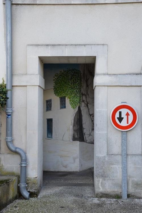 ... piétons, cyclistes, merci de respecter...