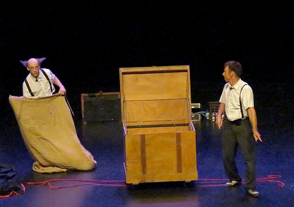 Les frères Panini, un désopilant spectacle offert au public lors du lancement de la Saison Théâtrale....
