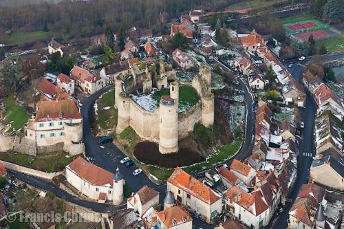 Château et Eglise de Billy (Allier)