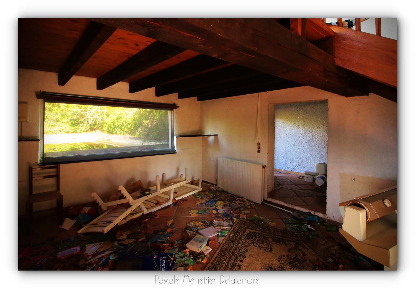 Urbex en Cévennes, Gard (3/4) - L'hôtel, ses salons et terrasses.