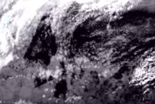 Rencontres entre avions et ovnis.