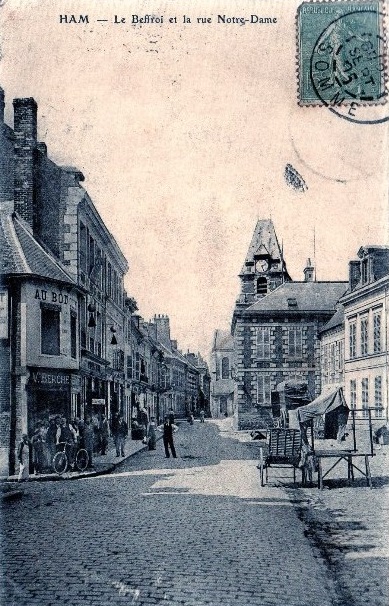 HAM - Le Beffroi et la rue Notre Dame