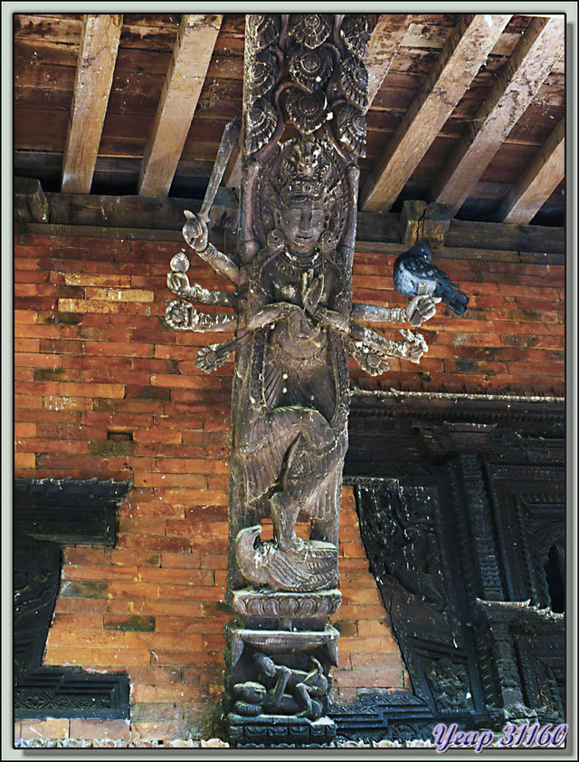 Blog de images-du-pays-des-ours : Images du Pays des Ours (et d'ailleurs ...), Temple Amar Narayan Mandir: sculptures sur bois avec scènes érotiques - Tansen (Palpa) - Népal