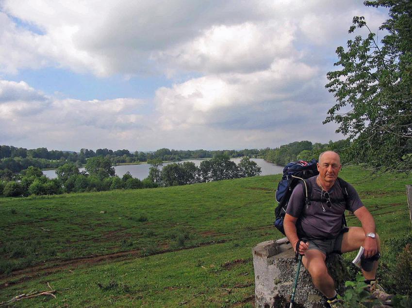 Comme les cailloux du Petit Poucet GR.30 Tour des lacs d'Auvergne : Etape 7 Saint-Genès-Champespe - Picherande - 22 Kms