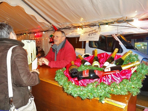 Marché Gourmand et Artisanal de Noël , le 23 décembre à Châtillon sur Seine...