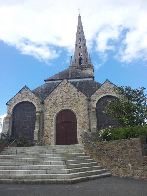 -Eglise Saint-Pierre (Ploézal)