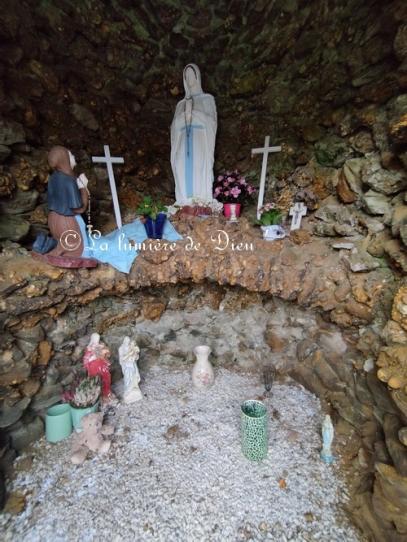 Berthen, la chapelle Notre-Dame de Lourdes