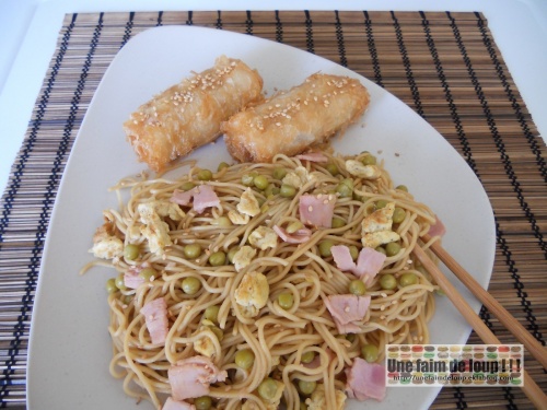 Nouilles chinoises à la cantonaise / Nems