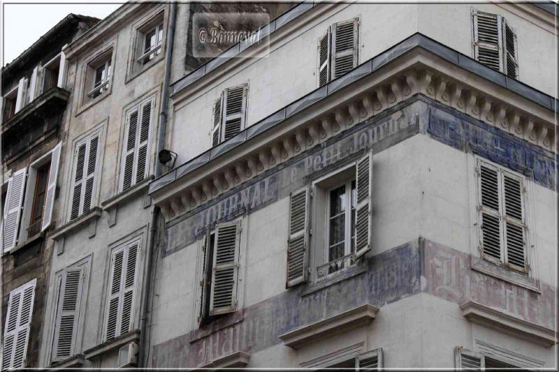 La Rochelle rue de la Grosse Horloge ancienne publicité maison de la Presse