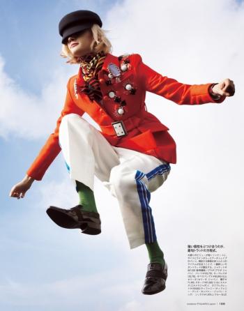 Daniela-Kocianova-by-Akinori-Ito-Once-Over-Lightly-Figaro-Japan-November-2012-5-755x964