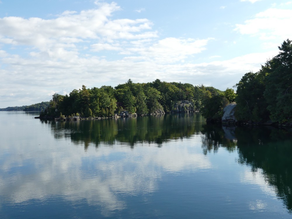 Croisière sur le Saint-Laurent, dans le Parc Naturel des Mille Iles au Canada...