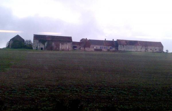 Ferme fortifiée dans le Berry
