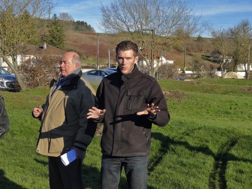 Plantation d'un arboretum à la Maison de la Forêt