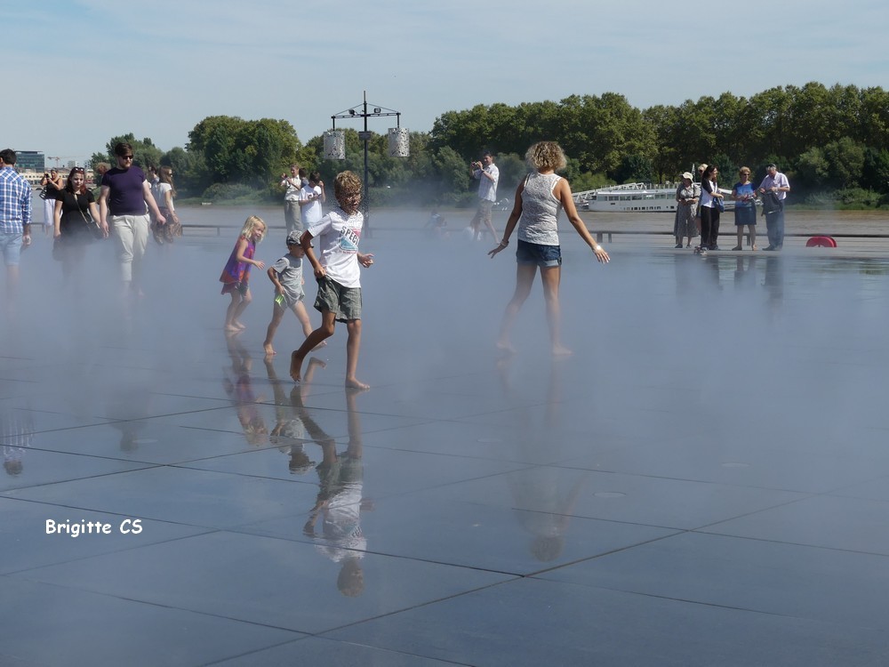 Le miroir d'eau à Bordeaux - été 2016