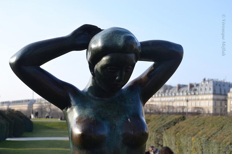 Jardin du Carrousel : Aristide Maillol : Vénus et la Baigneuse aux bras levés