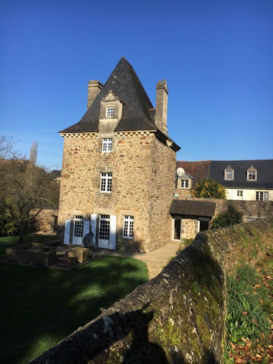 Peut être une image de château