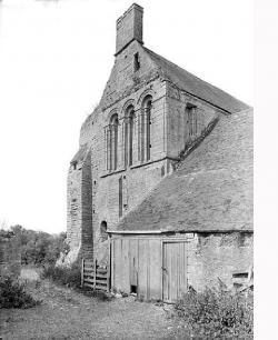 LES REMPARTS DE BEAUMONT-LE-RICHARD (Calvados)