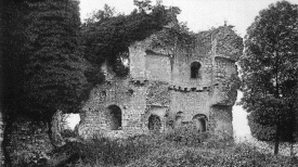 LES REMPARTS DE PONT-SAINT-PIERRE (Eure)