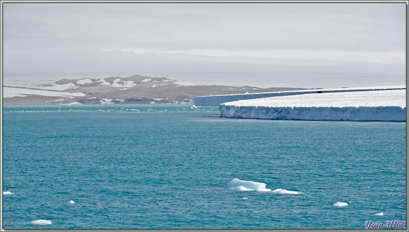 Le reste de la matinée va se poursuivre en navigation depuis l'île Noraustlandet vers le nord-est de l'île Spitzberg - Svalbard - Norvège