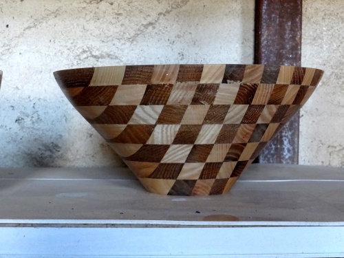 Dans l'atelier de Jean Glace, tourneur sur bois exceptionnel...