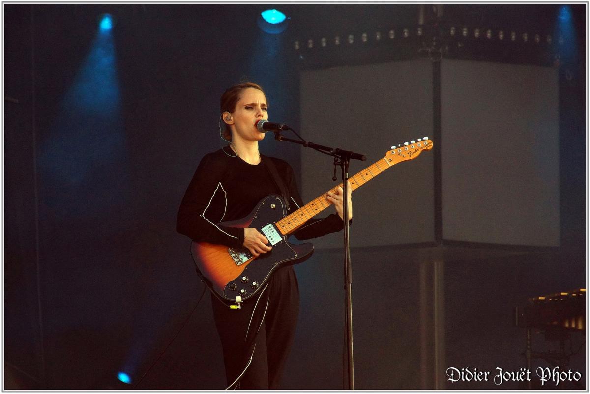 Anna Calvi (1) - Festival des Vieilles Charrues 2015