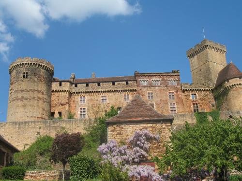 Le château de Castelnau-Bretenoux  (Lot)