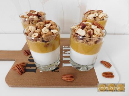 Fromage blanc & mangue mixée au granola 